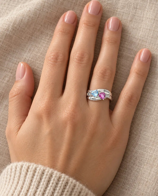 Bague double cœur pierre de naissance 2 prénoms - bague de promesse double anneau en argent 925 gravée - portée à la main