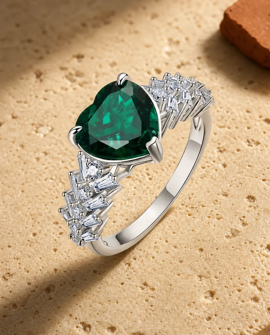 Bague Émeraude – Cœur créé en laboratoire et cascade de baguettes vintage, argent 925, bague cocktail pour femme