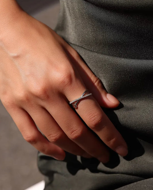 Bague Moissanite Croisée - anneau en X pavé et disque poli de 4,5 mm en argent 925, tailles 5 à 9