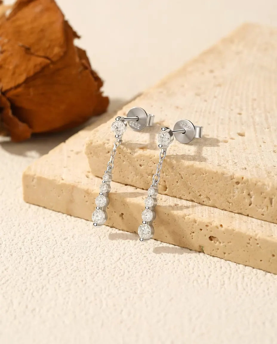 Boucles d'oreilles moissanite sur chaîne – dix pierres couleur D en dégradé de 1,5 à 3 mm, en argent 925, 24 mm