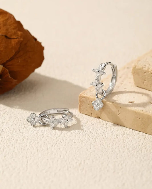 Boucles d'oreilles moissanite trèfle - 24 pierres couleur D et pampille fleur, argent 925, 18 mm