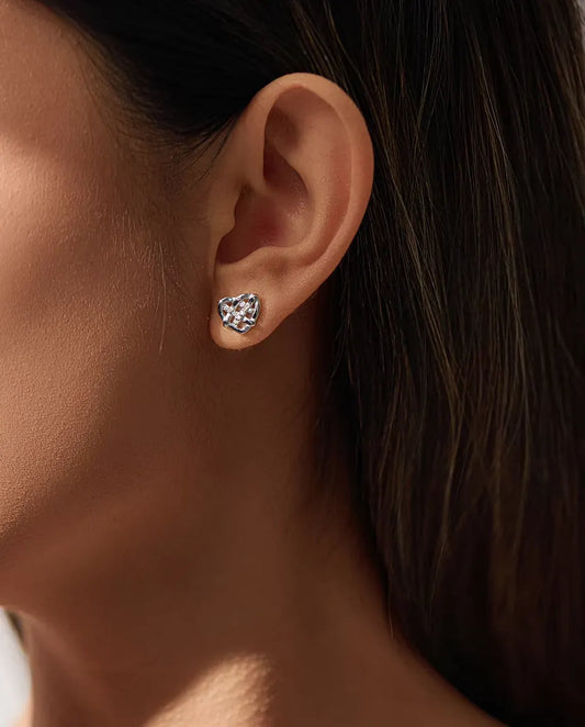 Boucles d'Oreilles Nœud Celtique Cœur – 18 Moissanites Couleur D, en Argent Sterling 925, Puces de 9 x 10 mm