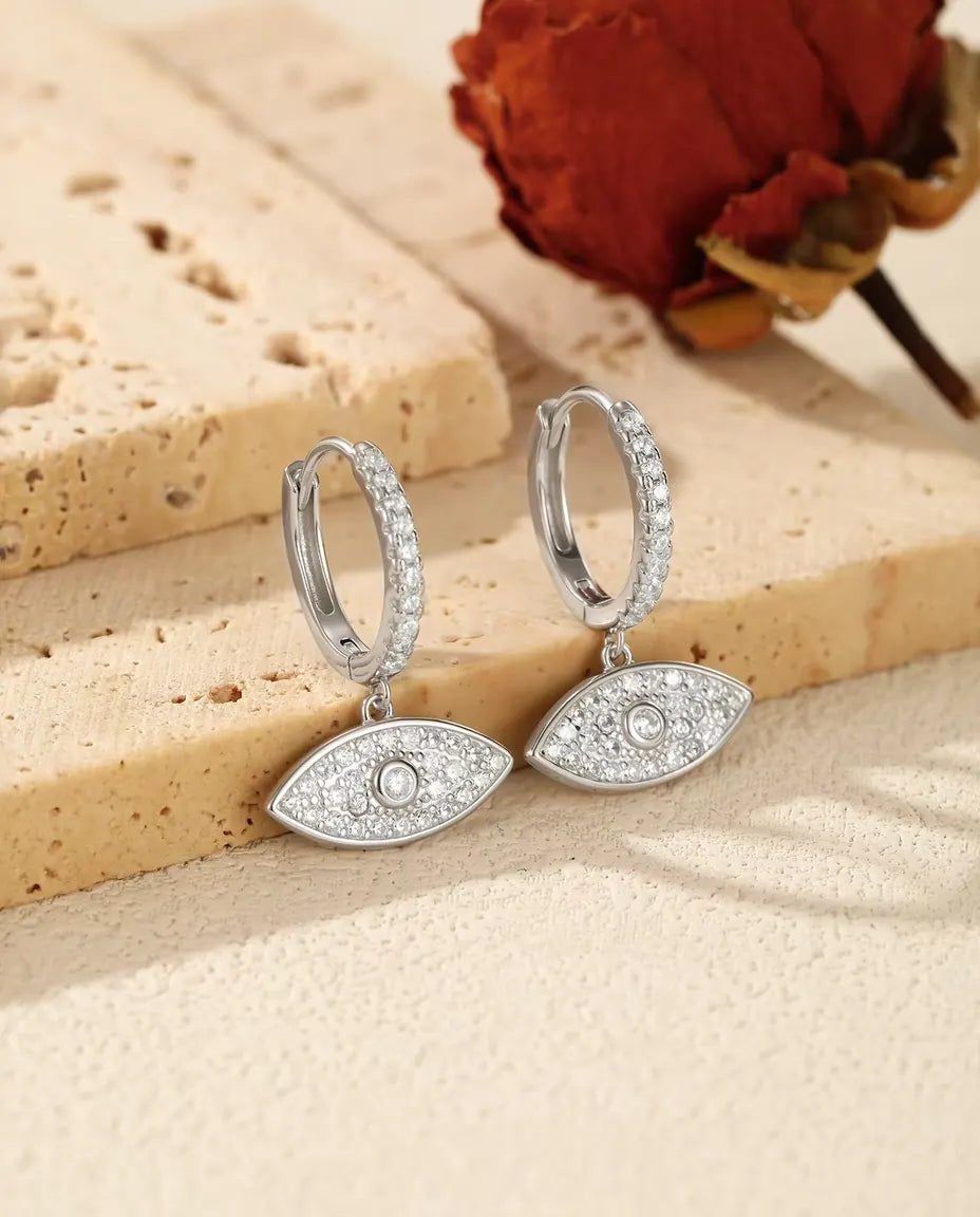 Boucles d’Oreilles Pendantes Œil Nazar en Argent 925 - la paire sur pierre claire