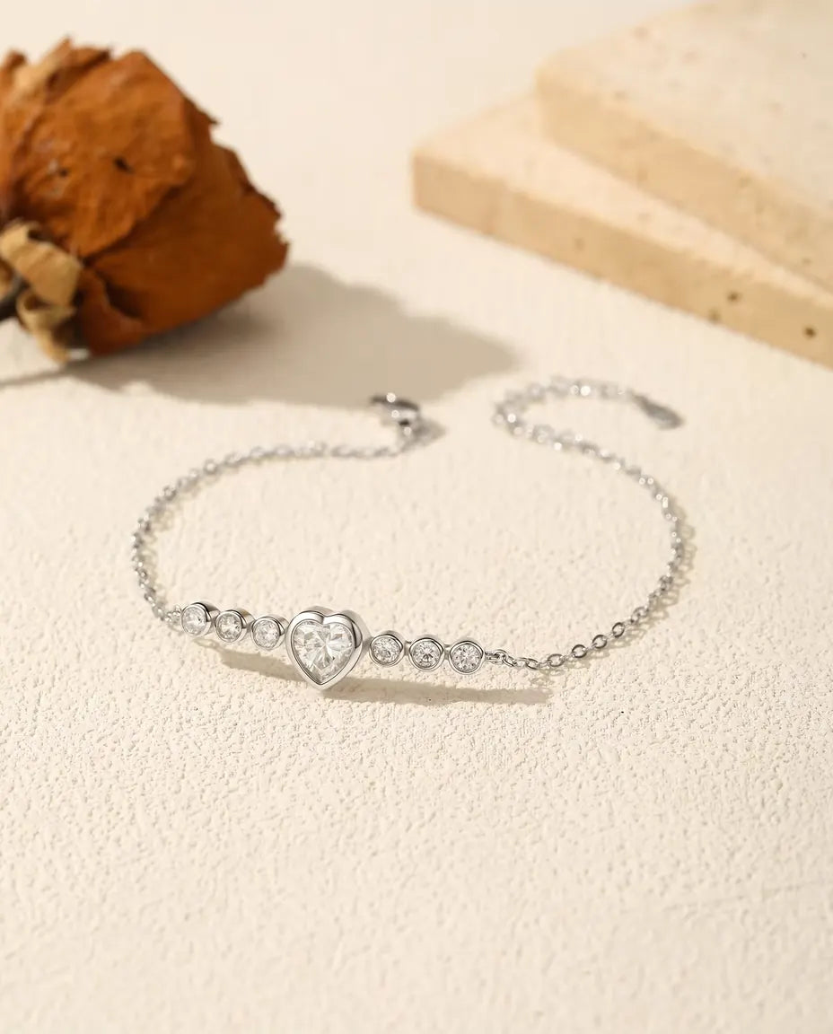 Bracelet cœur en moissanite et argent 925 – cœur de 0,8 ct serti clos, fine chaîne à maillons pour femme