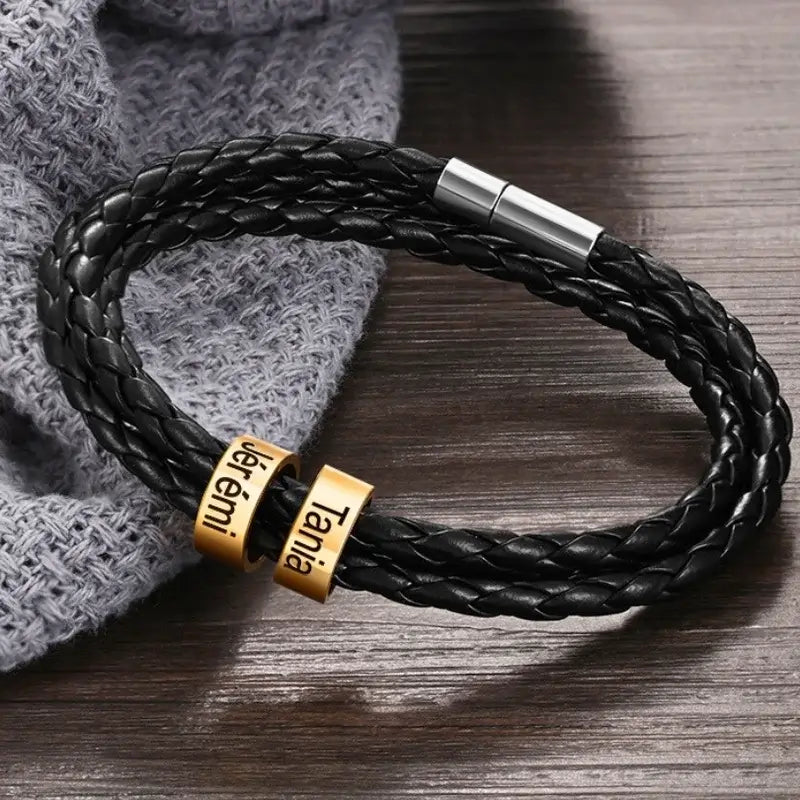 Bracelet Gravé Homme – Cuir Noir et Perles Dorées en Acier Inoxydable, 2 à 5 Prénoms Gravés, Cadeau pour Lui, Papa