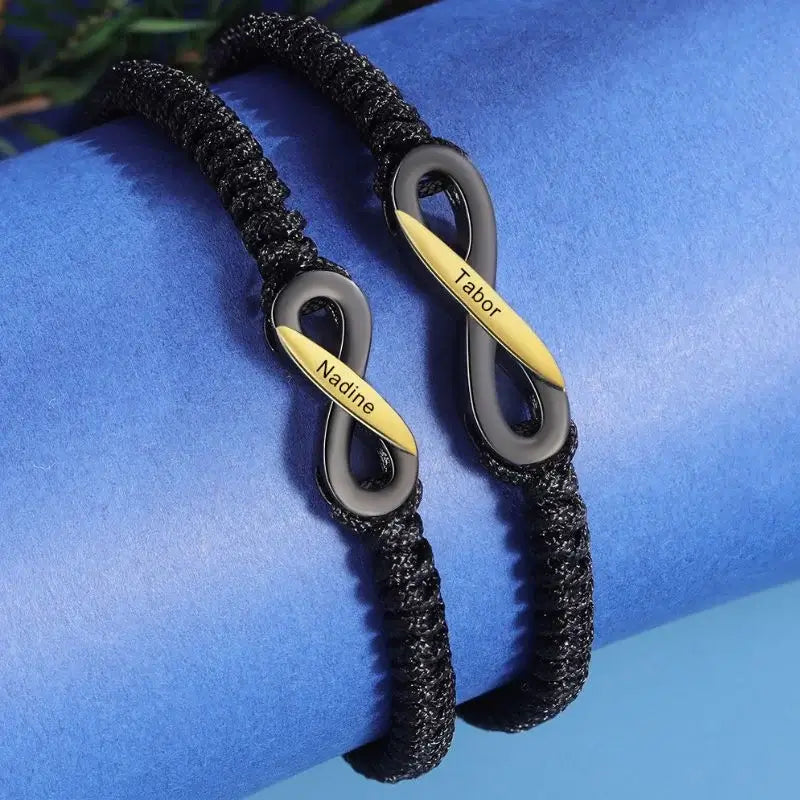 Bracelets Couple – Set de 2 bracelets infini noirs personnalisés avec prénoms, ajustables, cadeau pour Elle et Lui