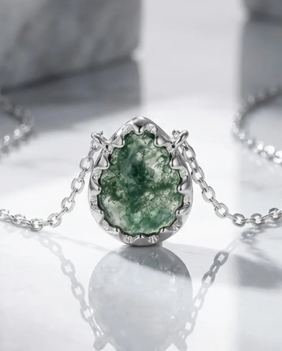 Collier Agate Mousse – Pendentif Goutte Dendritique, Pierre Verte Naturelle en Argent 925, Cadeau Anniversaire pour Elle