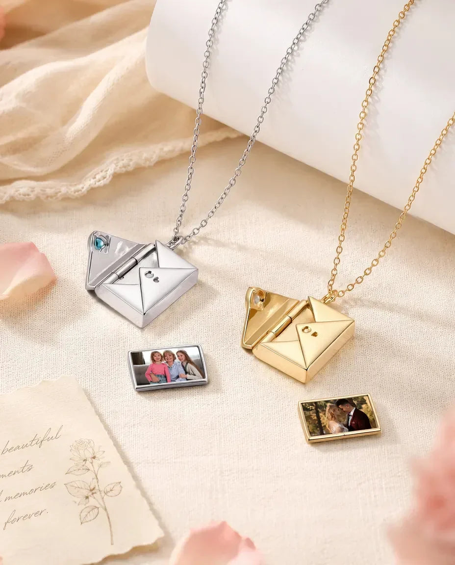 Collier Enveloppe Personnalisé avec Photo & Pierre de Naissance – Médaillon Gravé en Argent & Or, Cadeau pour Elle