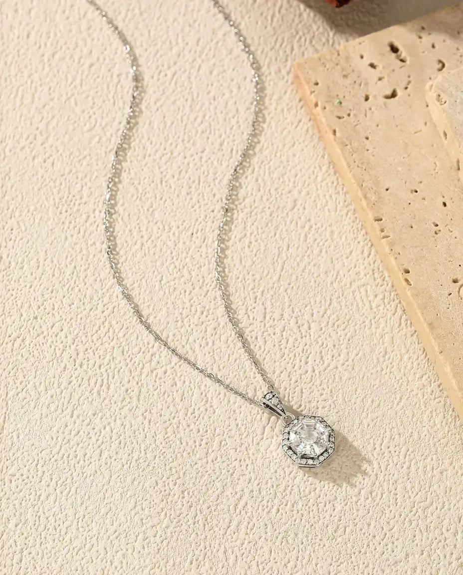 Collier Halo Octogonal - zircon taille à degrés cerné de pavé, chaîne 40+5 cm, argent massif 925