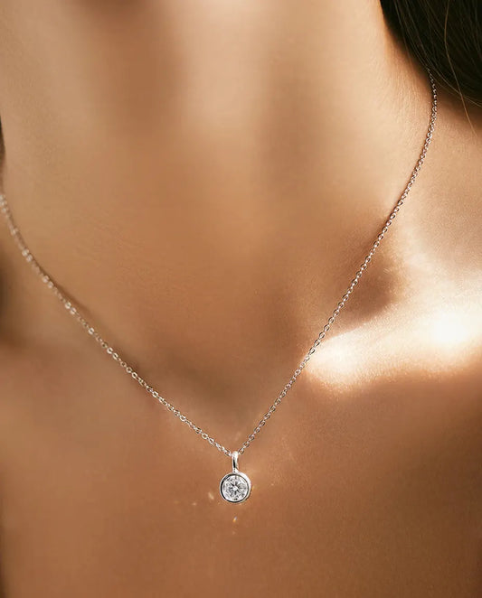 Collier Moissanite Serti Clos – pierre ronde de 1 ct couleur D VVS1 en argent 925