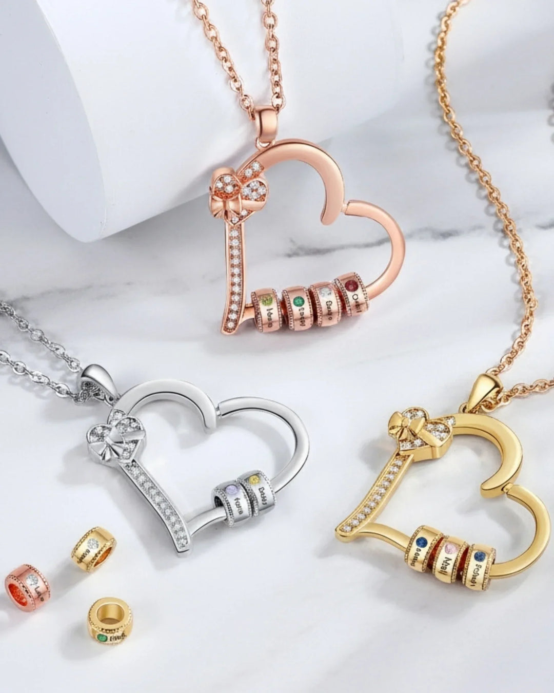 Collier Pierre de Naissance Famille – Pendentif Cœurs Gravés, 2 à 5 Prénoms, Cadeau pour Maman ou Mamie