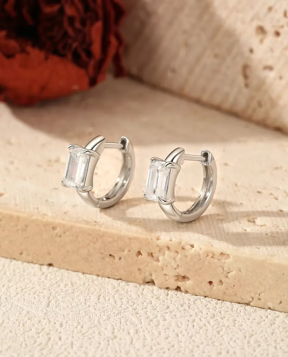 Créoles Moissanite Taille Émeraude - Pierres de 0,80 ct 4 x 6 mm, créoles de 11,5 mm, argent massif 925