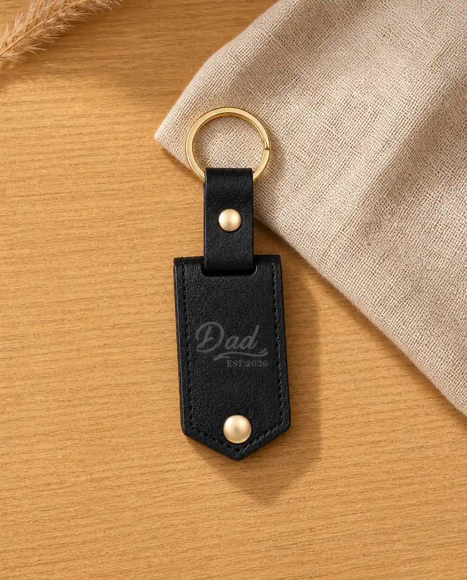Porte-clés personnalisé en cuir noir gravé Dad Est. 2026