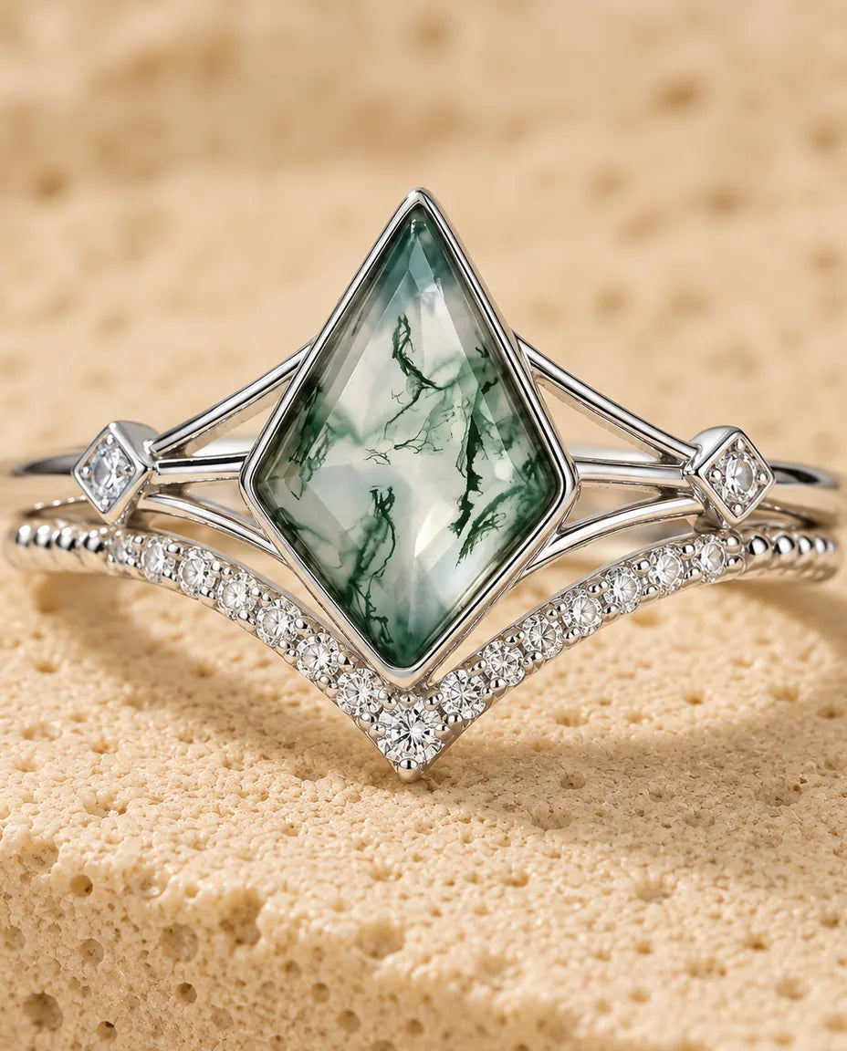 Bague Agate Mousse - gros plan du duo de bagues