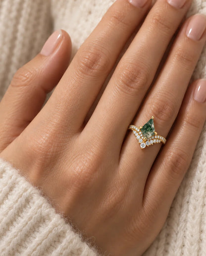 Bague Agate Mousse - portée à la main