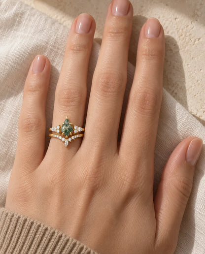 Bague Agate Mousse - portée à la main