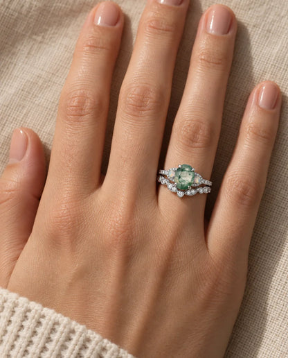 Bague Agate Mousse - portée à la main