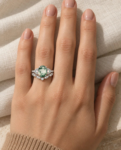 Bague Agate Mousse - portée à la main, gros plan