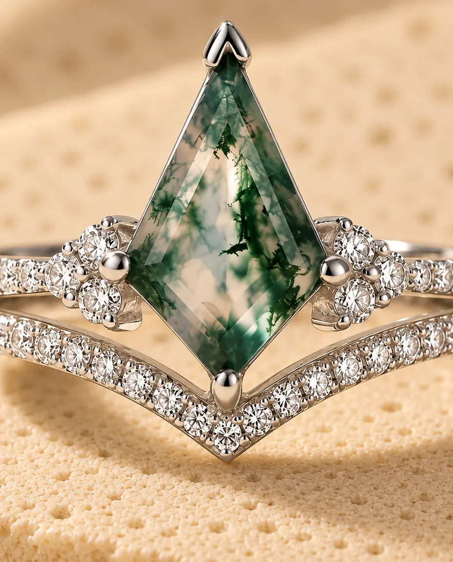 Bague Agate Mousse - gros plan du duo de bagues