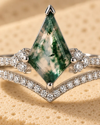 Bague Agate Mousse - gros plan du duo de bagues