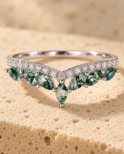 Bague Agate Mousse marquise - gros plan de la pierre
