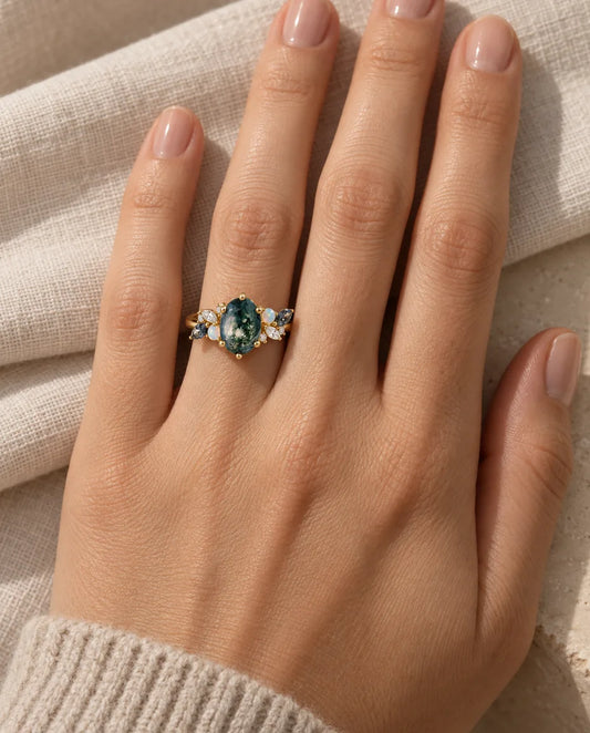 Bague Agate Mousse - portée à la main