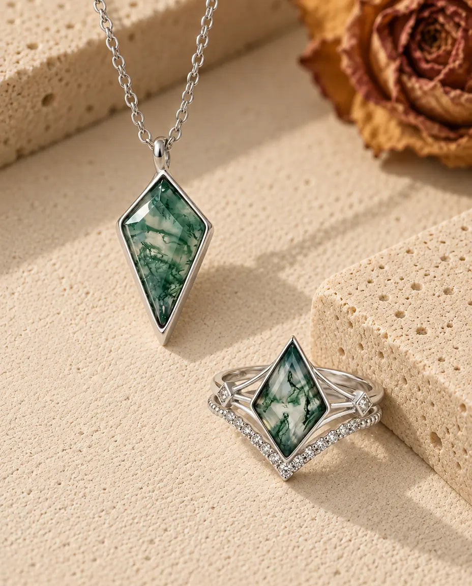 Bague Agate Mousse - la parure complète