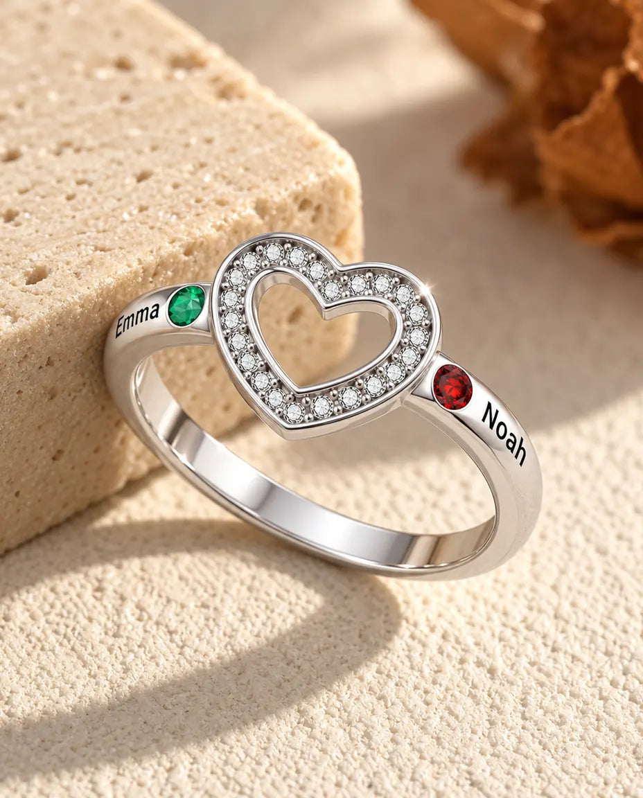 Bague pierre de naissance personnalisée 2, 4 ou 6 prénoms - bague de famille empilable cœur ouvert avec prénoms gravés et pierres simulées, rhodiée