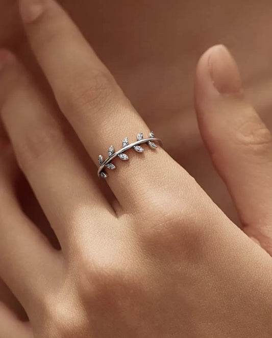 Bague Feuilles Zircone - dix feuilles pavées sur anneau de 1,3 mm en argent 925, style rameau d'olivier, tailles 5 à 9
