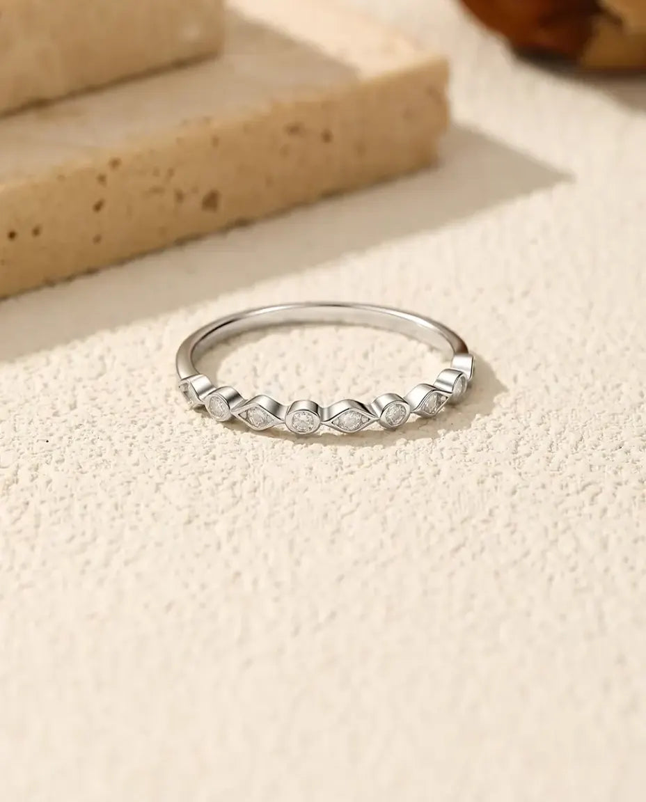 Bague mémoire en moissanite et argent 925 – 9 pierres alternées rondes et navettes, anneau fin à empiler, tailles 5-9
