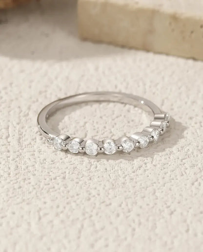 Bague Moissanite – Anneau Fin Empilable Demi-Éternité Pavé Couleur D en Argent 925, Bague pour Femme