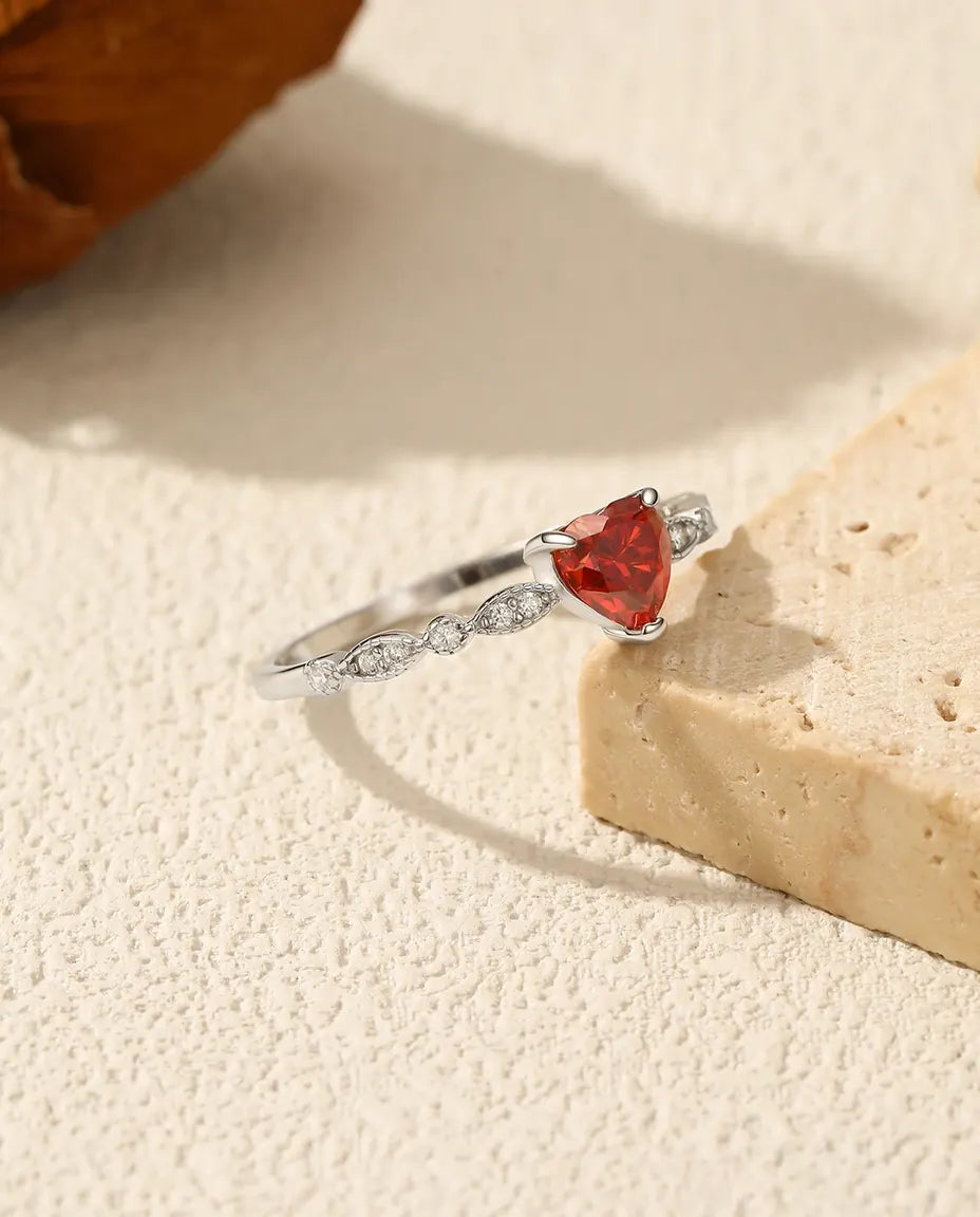 Bague Moissanite – Cœur Rouge 0,5 ct Couleur D VVS1, Anneau Millegrain de Zircones en Argent 925, Bague de Promesse pour Elle