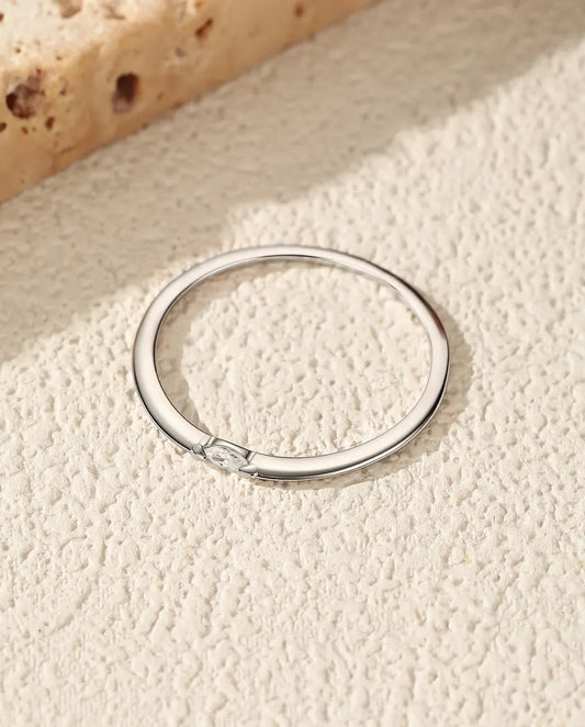 Bague Moissanite – Anneau Fin Empilable avec Pierre Marquise Couleur D, Argent 925, Bague Minimaliste Femme