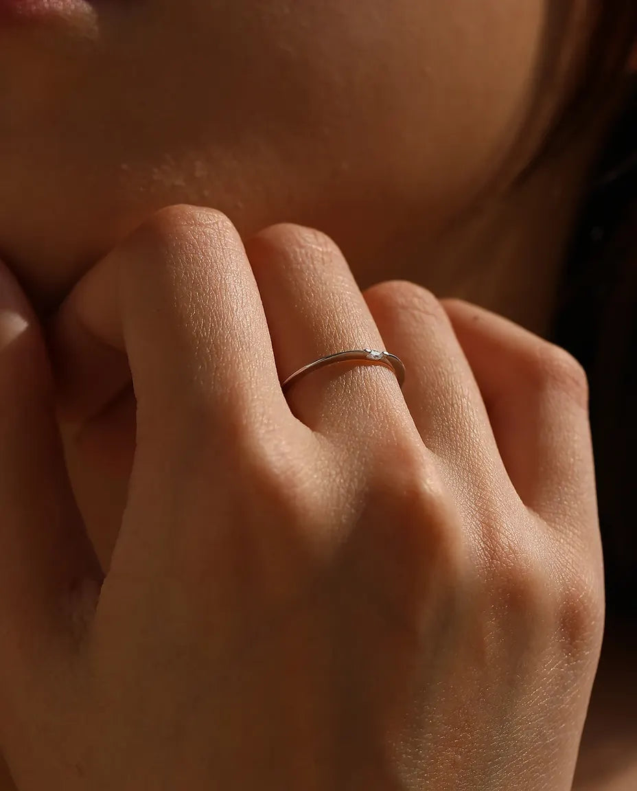 Bague Moissanite – Anneau Fin Empilable avec Pierre Marquise Couleur D, Argent 925, Bague Minimaliste Femme