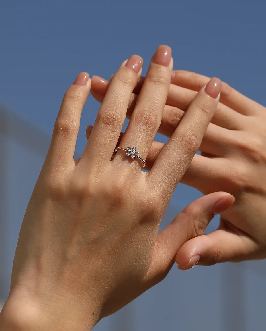 Bague Moissanite – Fleur Pavée 5 Pierres Couleur D VVS, Anneau Perlé en Argent 925, Bague de Promesse pour Elle