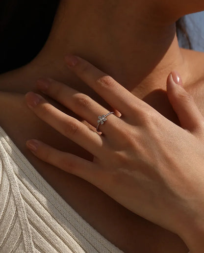 Bague Moissanite – Fleur Pavée 5 Pierres Couleur D VVS, Anneau Perlé en Argent 925, Bague de Promesse pour Elle