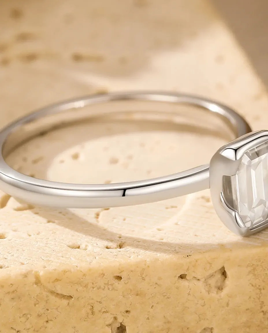 Bague Moissanite – Solitaire Taille Émeraude 0,8 ct Couleur D VVS, Argent Sterling 925, Bague de Promesse pour Elle
