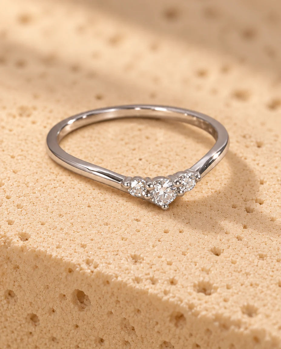 Bague Moissanite - vue de trois quarts