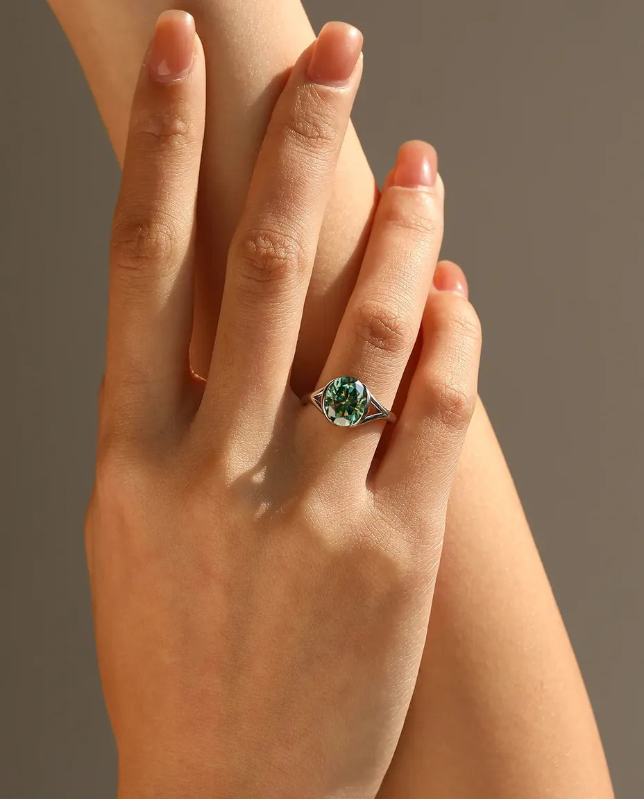 Bague Moissanite Verte – 3 ct Taille Ovale Créée en Laboratoire, Monture Tension Moderne, Argent 925, cadeau pour Elle