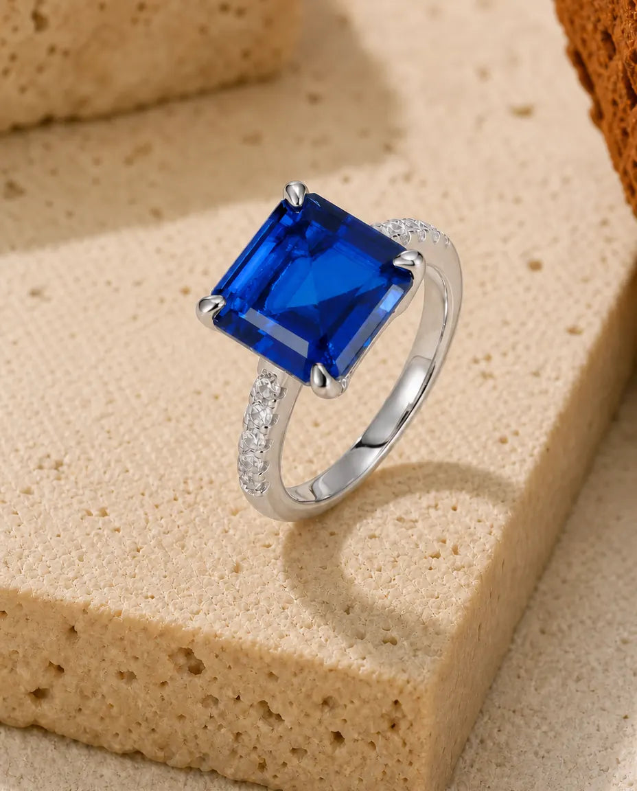 Bague Saphir – Pierre Bleue Carrée Créée en Laboratoire sur Anneau Pavé, Argent 925, Pierre de Naissance de Septembre