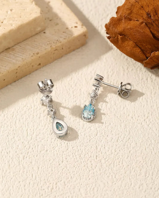 Boucles d'Oreilles Moissanite Bleu Aqua - une poire de 0,50 ct 4 x 6 mm par boucle avec accents en zircon, argent 925, 18 mm