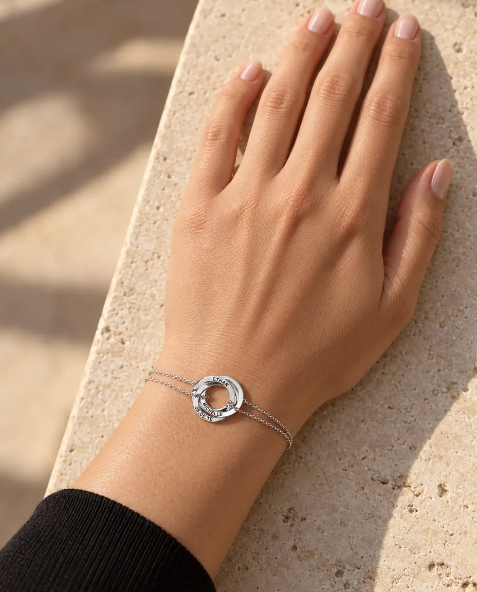 Bracelet Personnalisé Femme - porté par un mannequin