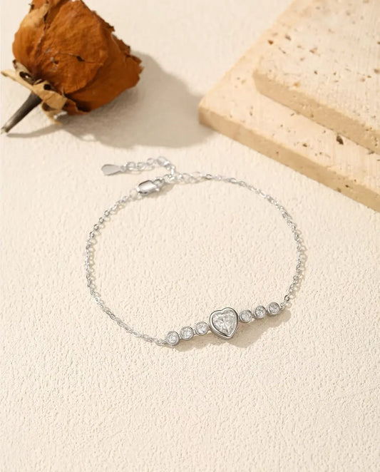 Bracelet cœur en moissanite et argent 925 – cœur de 0,8 ct serti clos, fine chaîne à maillons pour femme
