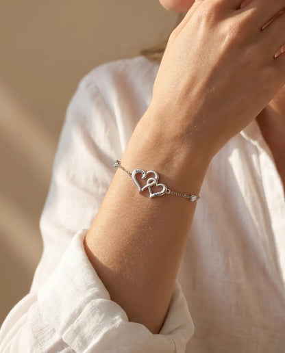 Bracelet Double Cœur Personnalisé 2 Prénoms - cœurs entrelacés et deux pierres de naissance, réglable