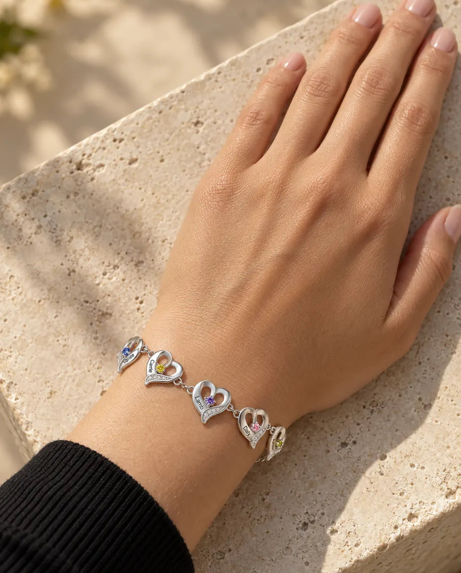 Bracelet Gravé - porté par un mannequin