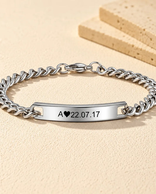 Bracelet Gravé Barre Initiale et Date - vue de face