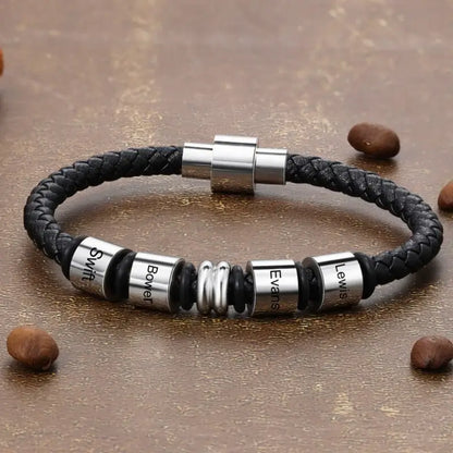 Bracelet Gravé Homme – Cuir Noir et Acier Inoxydable, Jusqu'à 4 Prénoms Personnalisés, Cadeau pour Papa, Petit Ami, Mari