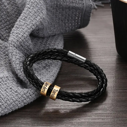 Bracelet Gravé Homme – Cuir Noir et Perles Dorées en Acier Inoxydable, 2 à 5 Prénoms Gravés, Cadeau pour Lui, Papa
