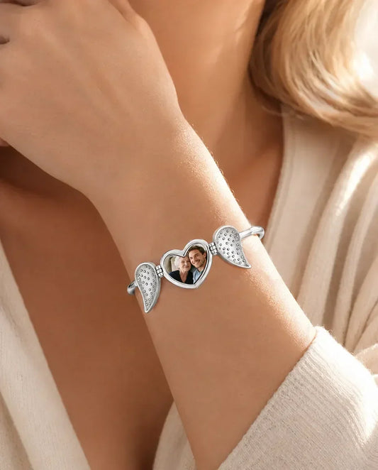 Bracelet Jonc Personnalisé Cœur Photo aux Ailes d'Ange – Médaillon Ouvrant en Argent & Or, Cadeau Souvenir pour Elle