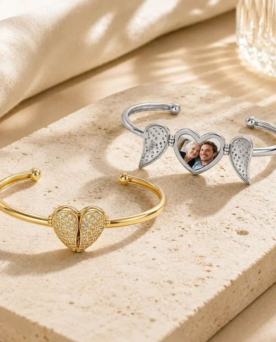 Bracelet Jonc Personnalisé Cœur Photo aux Ailes d'Ange – Médaillon Ouvrant en Argent & Or, Cadeau Souvenir pour Elle